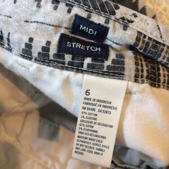 6 American Eagle Midi Short Aztec - Picture 8 of 8